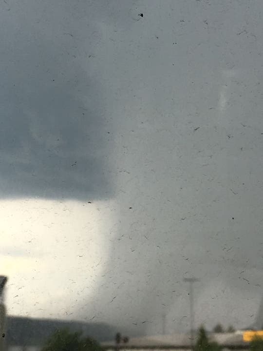 undefined Regenfront über Wildegg am 30.5.2018