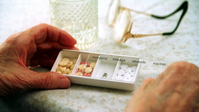 Alltag in den Schweizer Heimen 9,3 Tabletten nimmt ein Heimbewohner über 65 im Schnitt pro Tag.