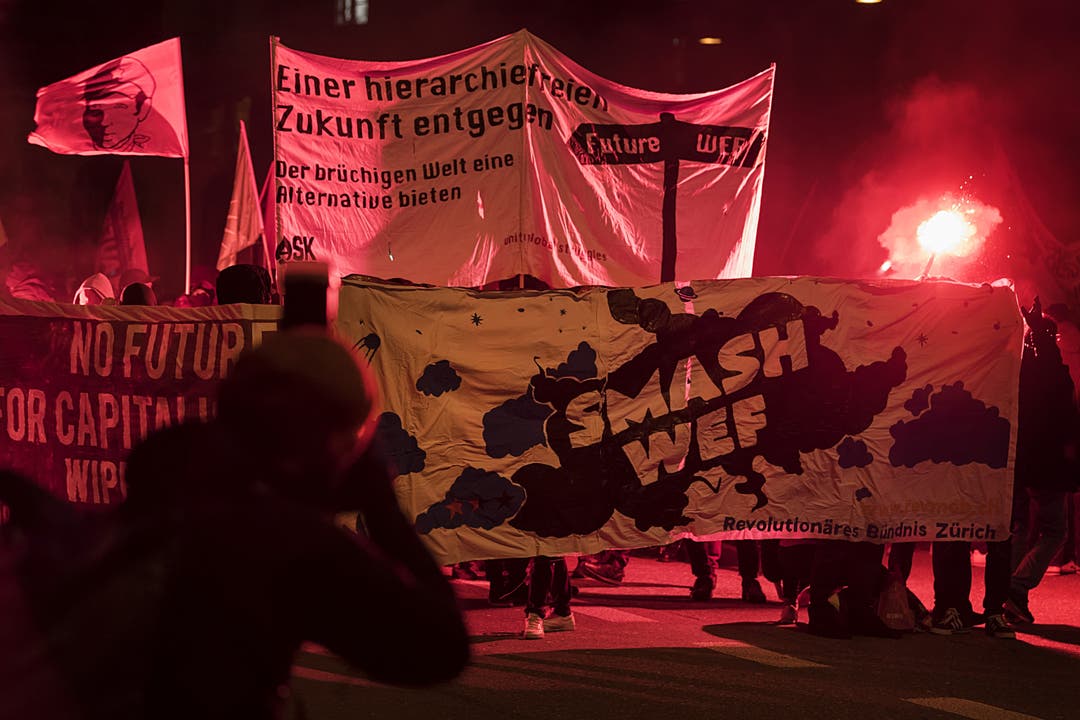 Neben diversen Gruppierungen aus dem Linksaussen-Spektrum unterstützen auch die Gewerkschaft VPOD, die Juso, die Jungen Grünen sowie die SP Graubünden die Demo in Zürich