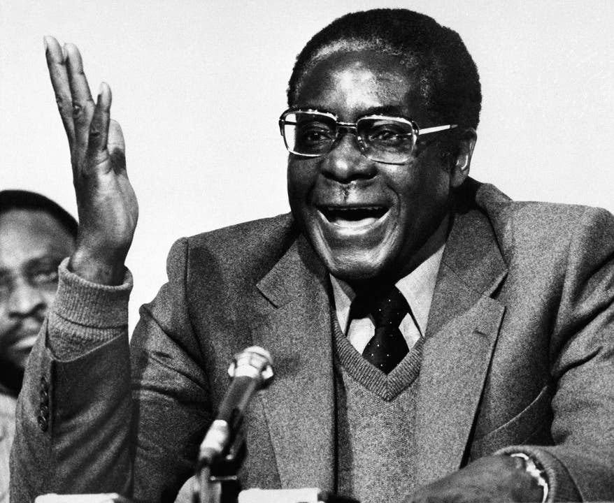 Mugabe war Anführer im Unabhängigkeitskampf. Simbabwe war eine britische Kolonie. (Bild von 1979)
