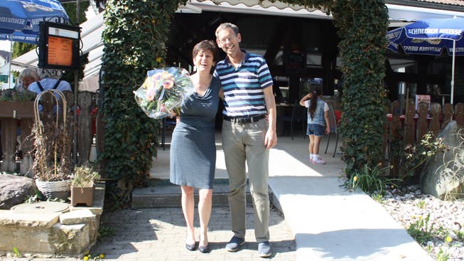 Stefan Zehnder (parteilos) gratulierte seiner Nachfolgerin Irmgard Struchen (CVP).