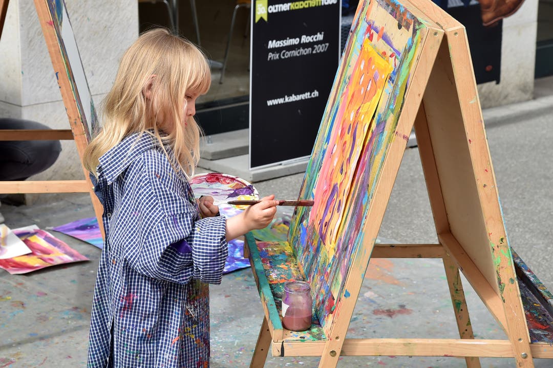 Kinder malen beim Kunstmuseum