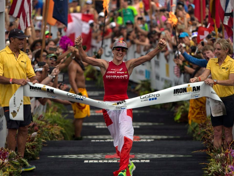 Im Vorjahr noch zweite, gewinnt Ryf 2015 die Ironman-WM auf Hawaii – als erste Schweizerin seit 2005.
