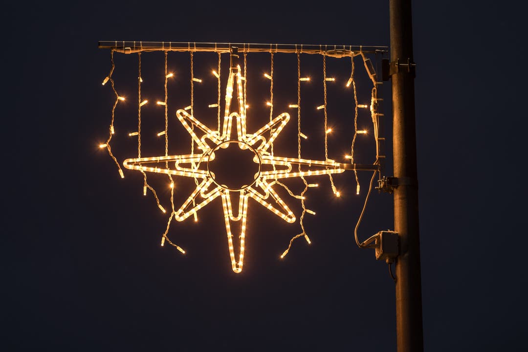  Neue Weihnachtsbeleuchtung in Laupersorf