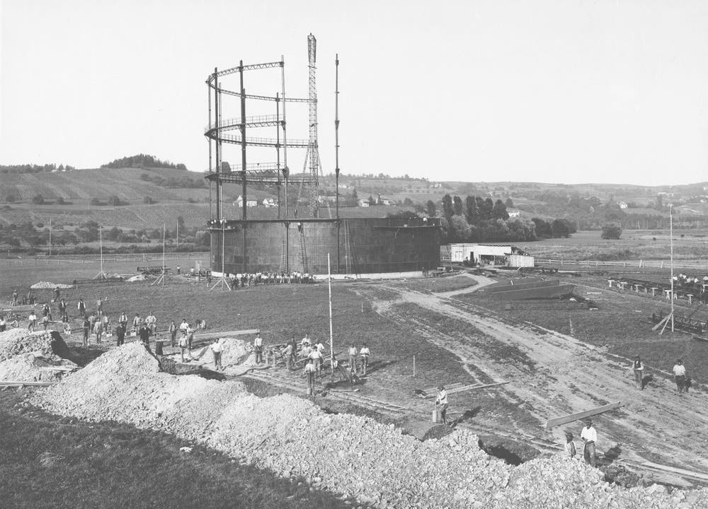 Historische Bilder zu Schlieren aus den Jahren 1750 bis 1914. Gaswerk Schlieren: Der Bau des ersten Gasbehälters 1897
