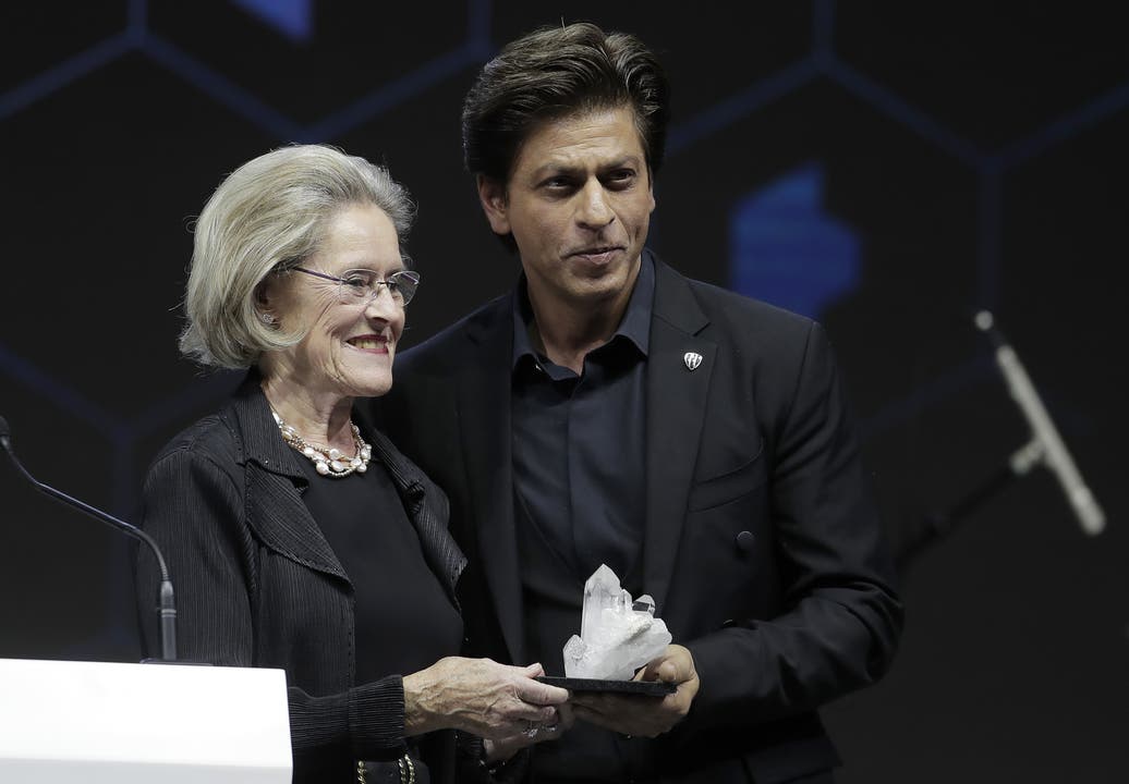 Der Indische Schauspieler Shah Rukh Khan wird ebenfalls mit einem Crystal Award ausgezeichnet.