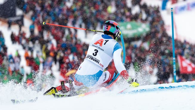 Daniel Yule liess sich im Slalom von Kitzbühel auch von starkem Schneefall nicht aus dem Konzept bringen.