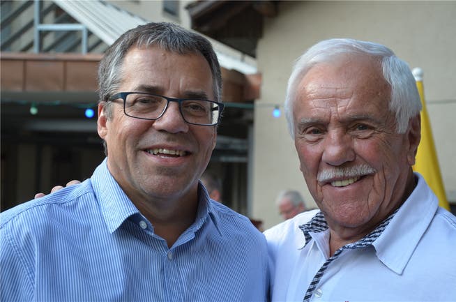 HCW-Präsident Linus Angst Junior (l.) und Franz Zürni, der 1967 als Erster den Landhockey-Club Wettingen präsidierte, feiern das 50-Jahr-Vereinsjubiläum. zvg