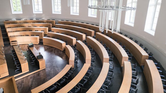 Grossratssaal in Aarau: Hier hat's keinen Platz für Kantilehrer und Polizisten – wenn's nach der Regierung geht.