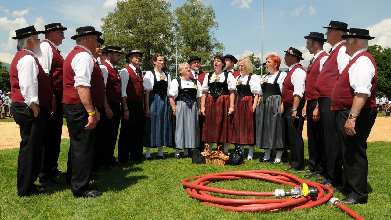 Der Jodlerclub Deitingen trat am Schwingfest auf.