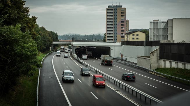 Die Autobahn A1 bei Lenzburg. (Symbolbild)