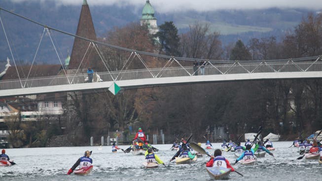 Start in die Wintercupserie auf der Aare in Solothurn.