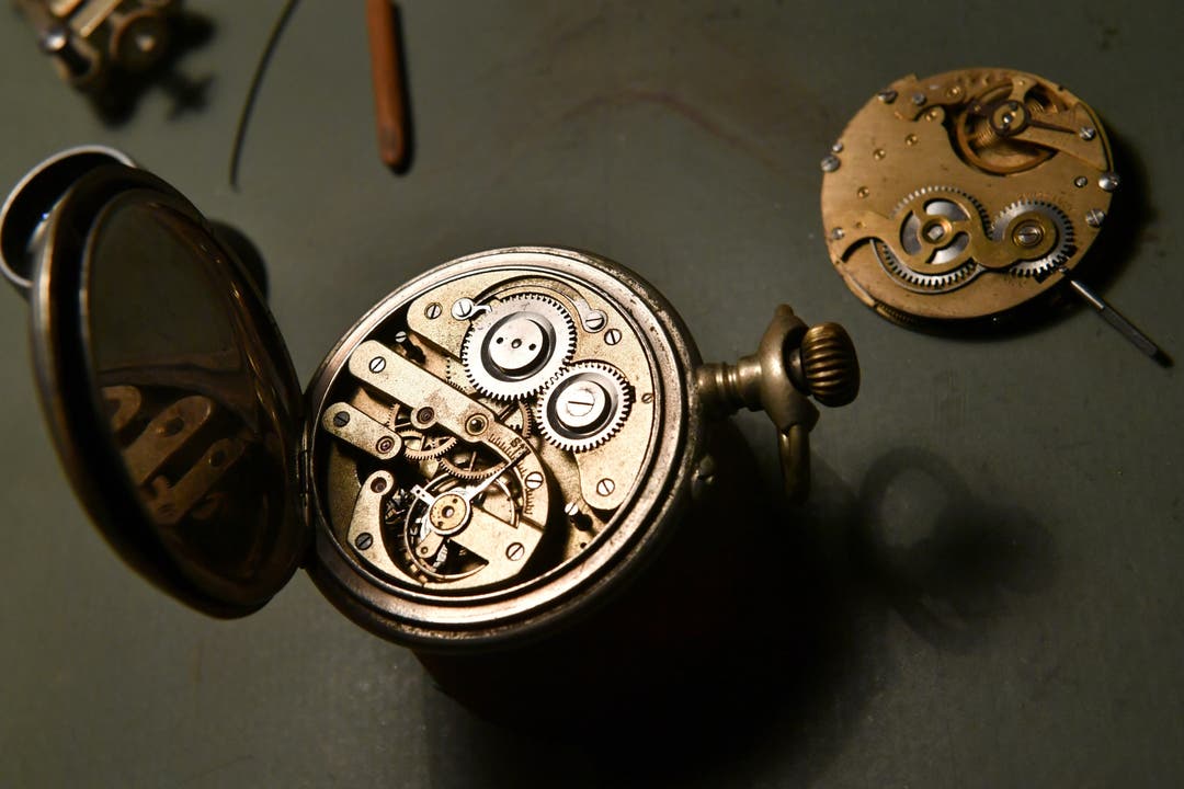 Das Uhrenmuseum «uhrundzeit» in Welschenrohr Das Uhrwerk einer mechanischen Uhr.