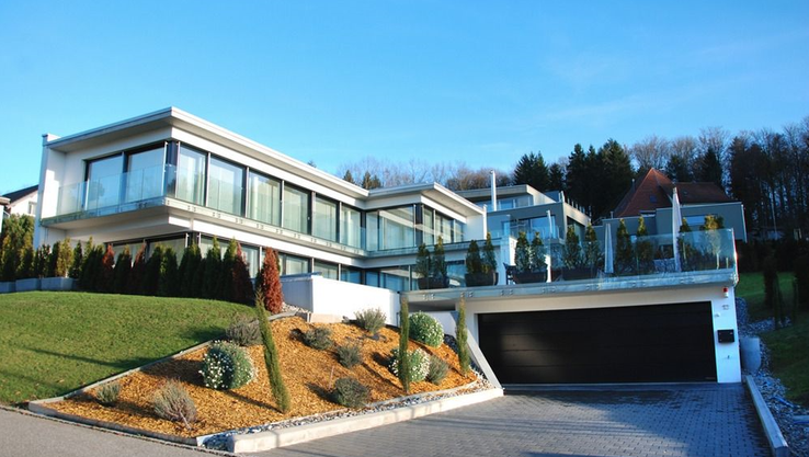 Haus mit Terasse und Pool mit 6.5 Zimmer für 2,4 Millionen Franken in Schönenwerd.