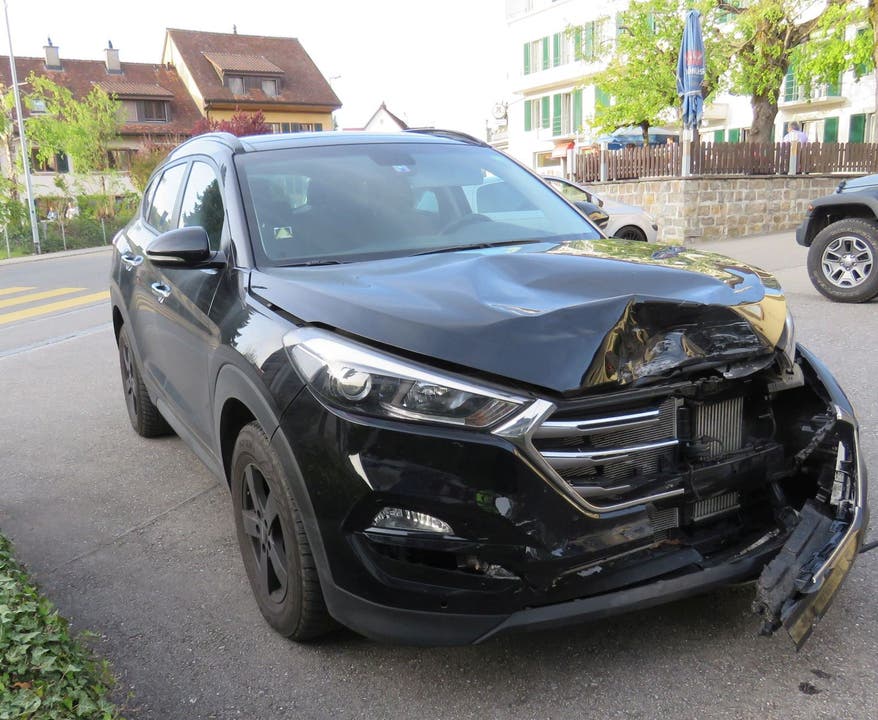 An den Fahrzeugen entstand ein Sachschaden von 20'000 Franken.