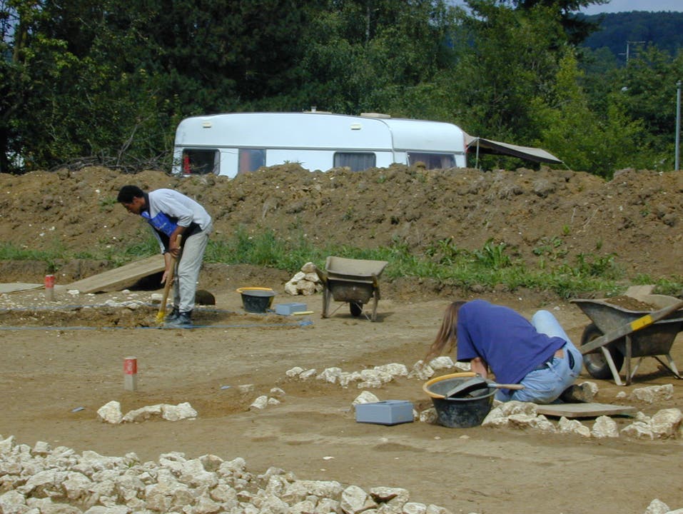 Ausgrabung frühmittelalterlicher Gräber in Rodersdorf im Juli 2000