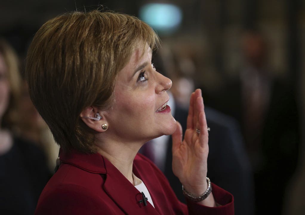 Nicola Sturgeon Die schottische Regierungschefin sieht die Schottische Nationalpartei (SNP) trotz heftiger Verluste als Siegerin der Parlamentswahl in Grossbritannien.