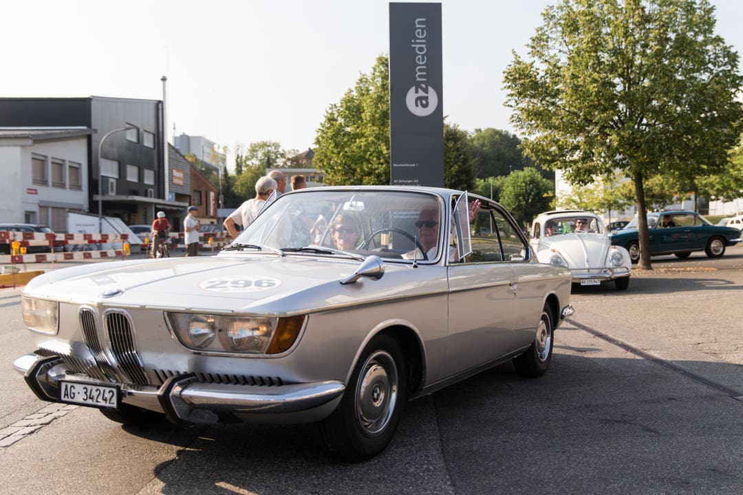 Nr. 57: BMW 2000 CS Karosserieform: Limousine Baujahr: 1967 Hubraum: 1990 cm³ Zylinder: 4 Höchstgeschwindigkeit: 150 km/h Leistung: Steuer-PS 10.13 WSEINL Gewicht: 1230 kg Besonderheiten: Grau-met.