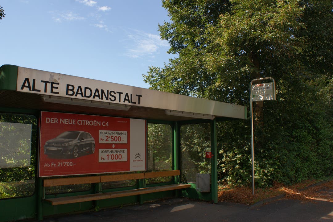 An die Alte Badeanstalt an der Erlinsbacherstrasse erinnert heute nur noch die gleichnamige Bushaltestelle.
