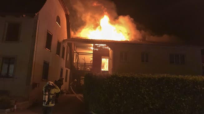 Am Donnerstagabend brach in einem Mehrfamilienhaus in Pieterlen ein Feuer aus.