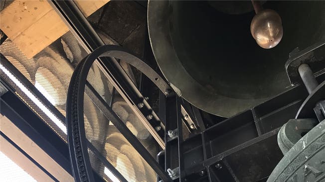 Der Glockenstuhl wurde in den letzten sechs Monaten von der H. Rüetschi AG saniert und modernisiert. Die Glocken- und Kunstgiesserei hatte 1926 die Glocken und den Glockenstuhl geplant, hergestellt und installiert.