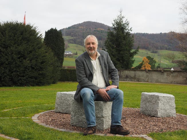 Martin Linzmeier, Gemeindeleiter in Gipf-Oberfrick, auf dem Bild im Labyrinth bei der Kirche Frick