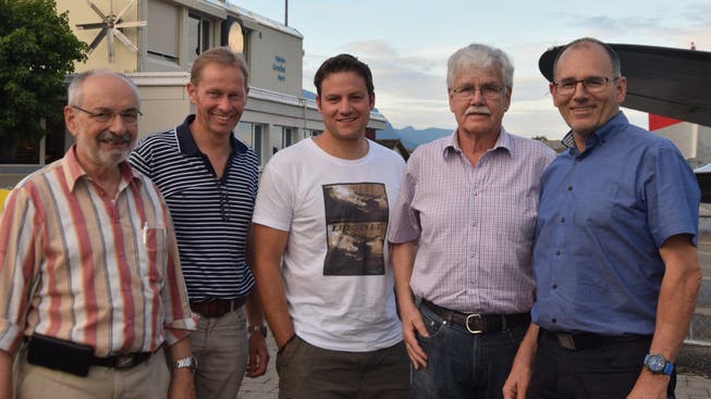 Das Organisationskomitee des ersten europäischen Fly-in`s für Elektroflugzeuge: Von links Alfons Hubmann, Rolf Stuber, Daniel Wenger, René Meier und Ernest Oggier.