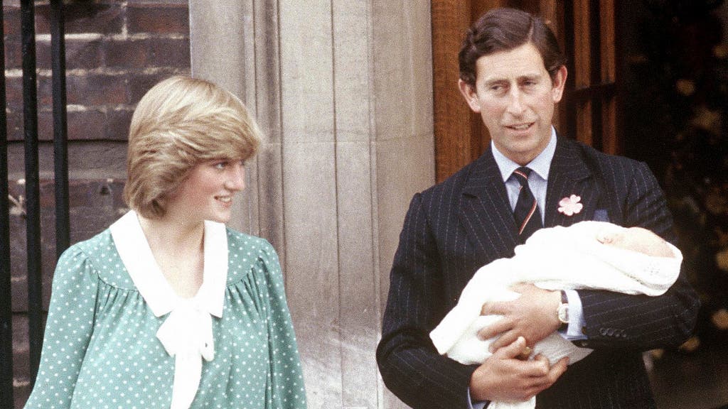 21. Juni 1982 Der erste Sohn und damit der Kronprinz Prinz William kam zur Welt. Diana wurde damals ständig von Reporten verfolgt. Sie habe da Gefühl, dass ganz England mit ihr in den Wehen gelegen hätte, sagte sie damals.