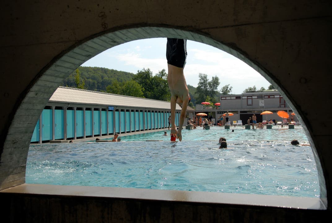 Das Freibad an der Aare in Solothurn bietet für Gross und Klein etwas.