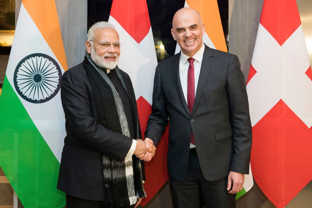 Der schweizerische Bundespräsident Alain Berset (rechts) und der indische Premierminister Narendra Modi vor dem Start des WEF.