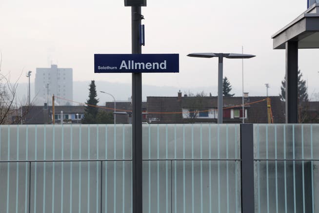 Beim Bahnhof Solothurn Allmend kam es zu einem Personenunfall. (Archiv)