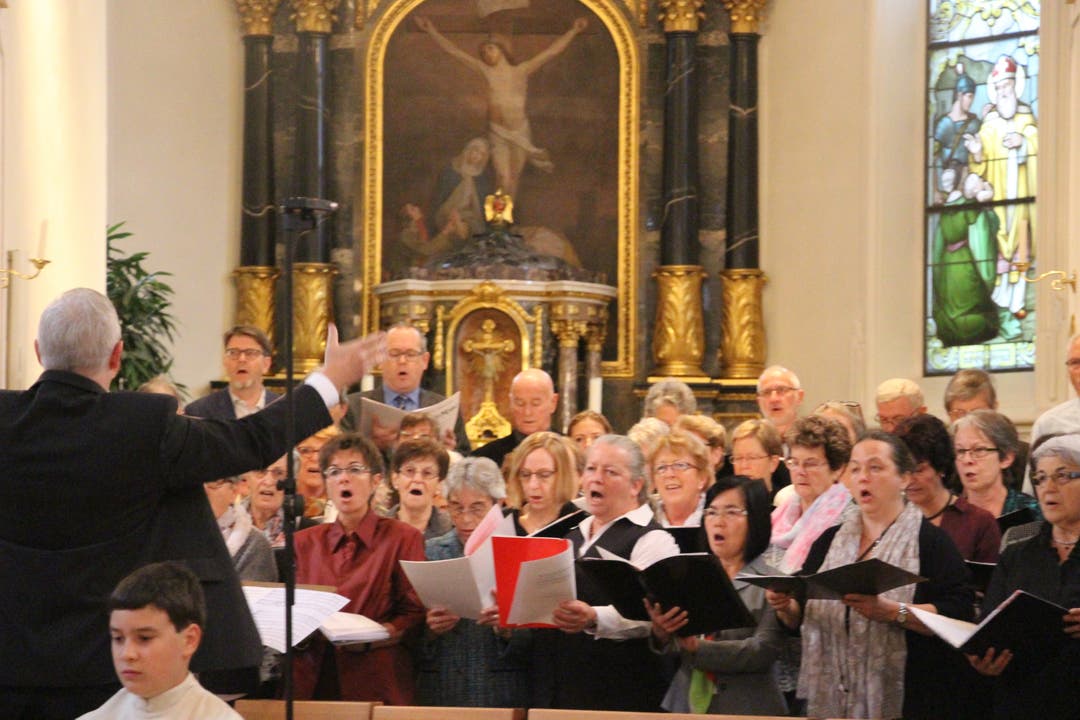 Die Kirchenchöre des Pastoralraums begleiteten den Festgottesdienst musikalisch. Einweihung Pastoralraum Ehrendingen