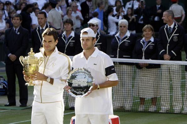  15) Federer gewinnt 2009 seinen sechsten Wimbledon-Titel gegen Andy Roddick mit 5:7, 7:6 (8:6), 7:6 (7:5), 3:6 und 16:14.