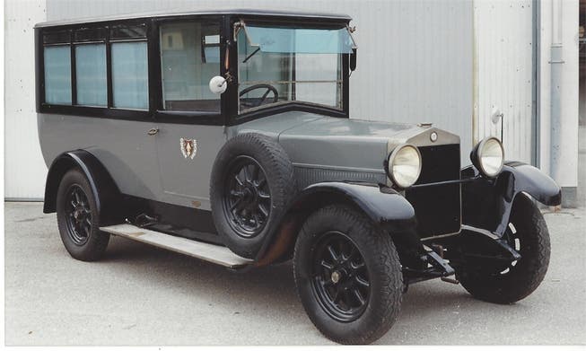 Dieser Fiat Modell 501 war der erste Krankenwagen der Stadt Grenchen. Er wurde zum Andenken an ihren verstorbenen Ehemann Beat Fäh von dessen Witwe der Gemeinde geschenkt. Archiv