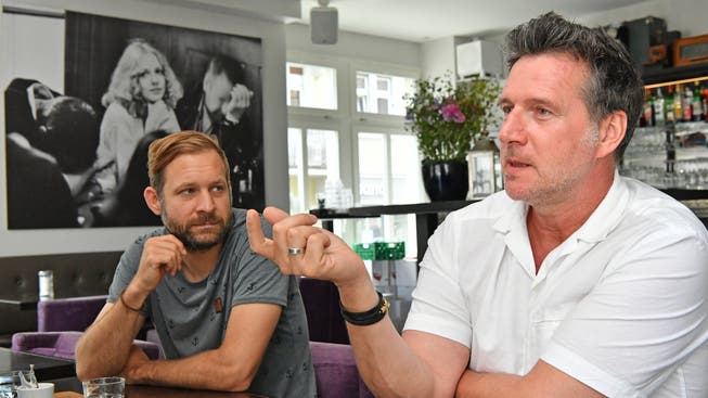 Die Fotografen Marco Grob (rechts) und Remo Buess organisieren diesen Sommer das erste «International Photo Festival Olten».