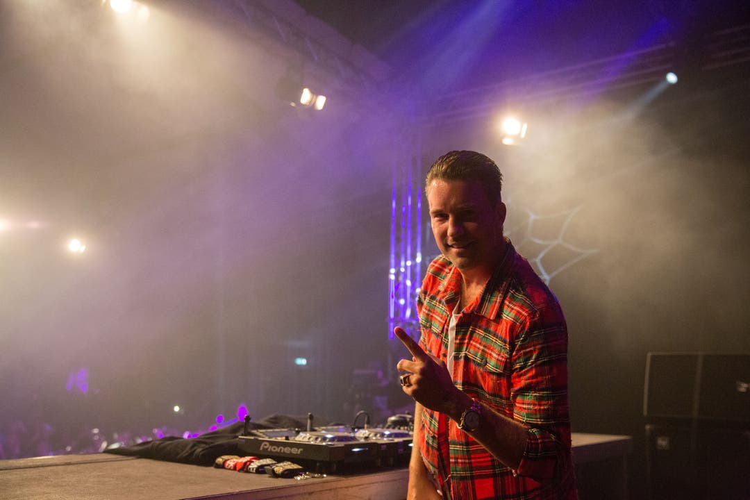 Legte am Freitag zum Abschluss im Zelt auf: Der Schweizer DJ Antoine