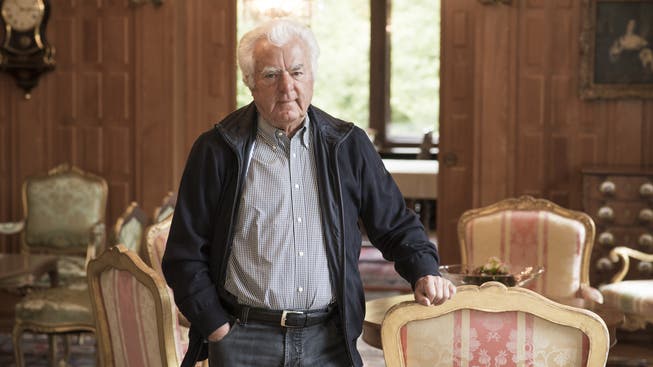 84-jährig und kein bisschen müde: Edwin Somm, Ex-CEO ABB Schweiz, (hier in der Villa Boveri in Baden) kämpft leidenschaftlich gegen das neue Energiegesetz.