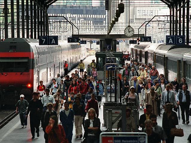 Es kommt zu Verspätungen der SBB zwischen Zürich und Luzern (Archiv)