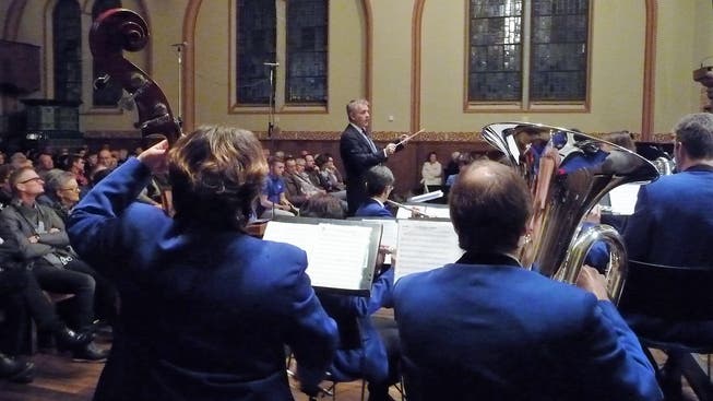 Dirigent Pascal Maillard, hier in Aktion in der Thomaskirche, leitet seit zehn Jahren den Musikverein Harmonie Gerlafingen.