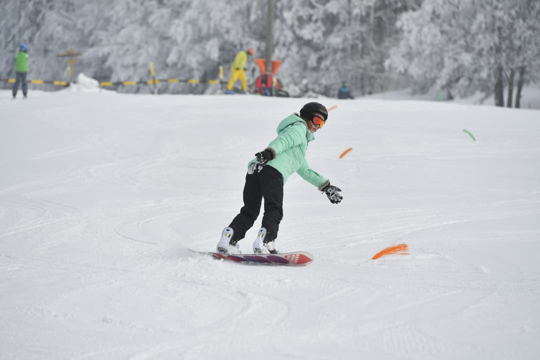 Die 12-jährige Maeva aus Pieterlen an ihrem dritten Tag auf dem Snowboard.