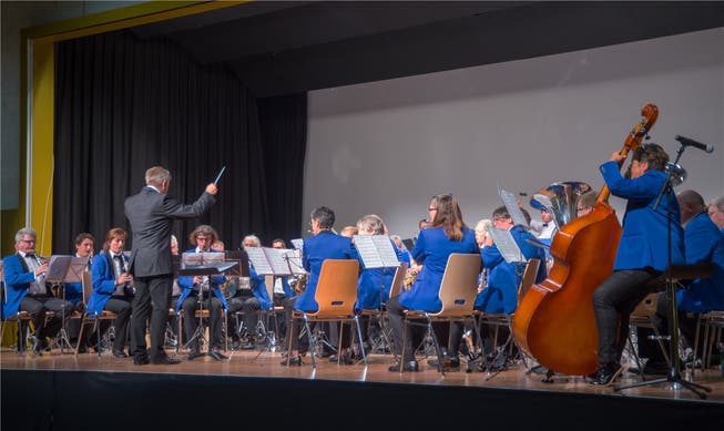 Der Musikverein Harmonie Gerlafingen dirigiert von Pascal Maillard.