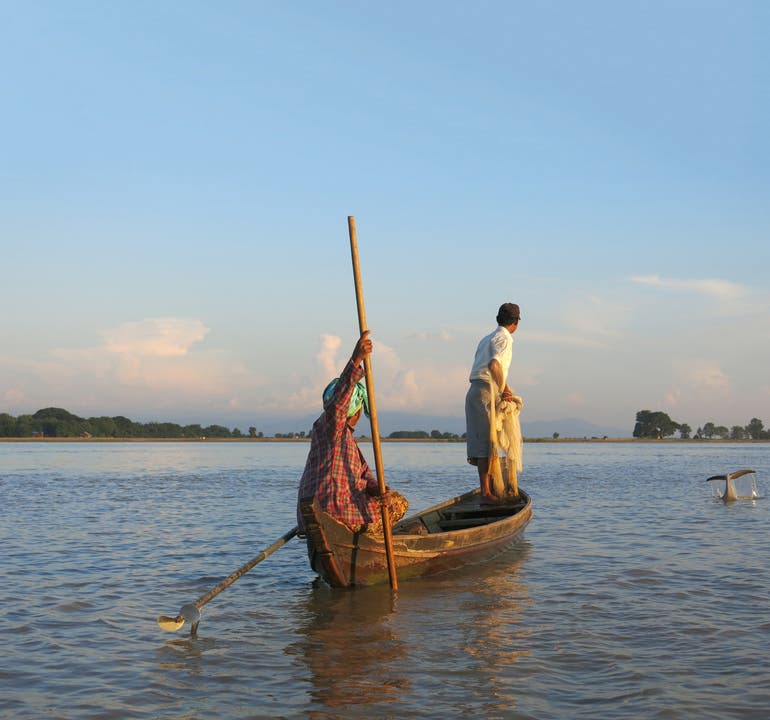 Myanmar Fischer mit Irawadidelfin