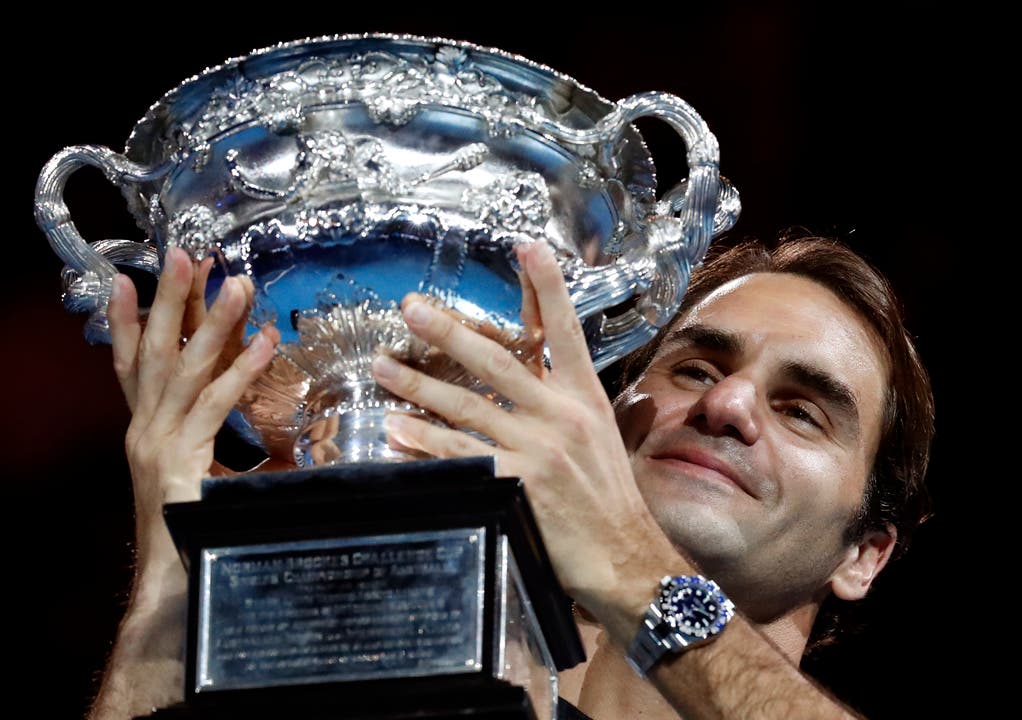 18) Australian Open 2017: Nach einer langen Durststrecke holt sich Roger Federer wieder einen Grand-Slam-Titel. Sieg gegen Rafael Nadal mit 6:4, 3:6, 6:1, 3:6, 6:3. Es ist sein siebter Titel am Australian Open.