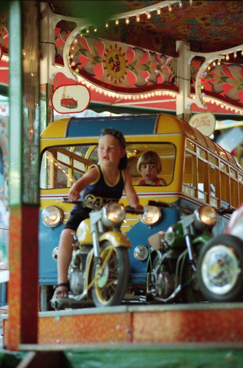 Lunapark ist eine beliebte Attraktion mit Riesenrad, Zentrifugen Wilder Maus, etc.