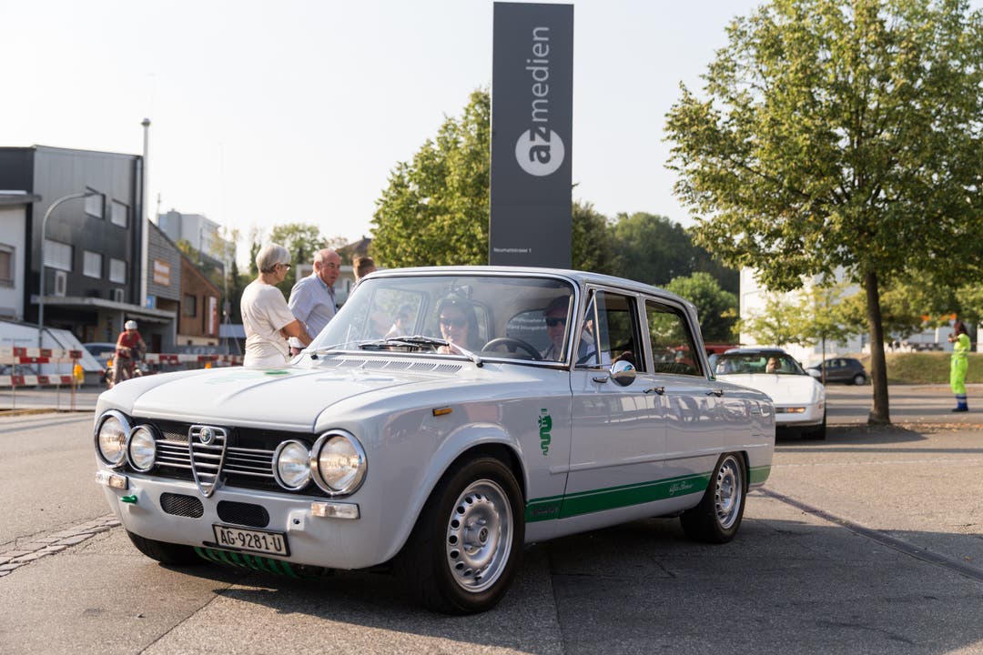 Nr. 37: Alfa Romeo Giulia Karosserieform: Limousine Baujahr: 1970 Hubraum: 2000 cm³ Zylinder: 4 Höchstgeschwindigkeit: 185 km/h Leistung: 135 PS Gewicht: 1060 kg Besonderheiten: Original 1300 cm3, umgebaut auf 2000