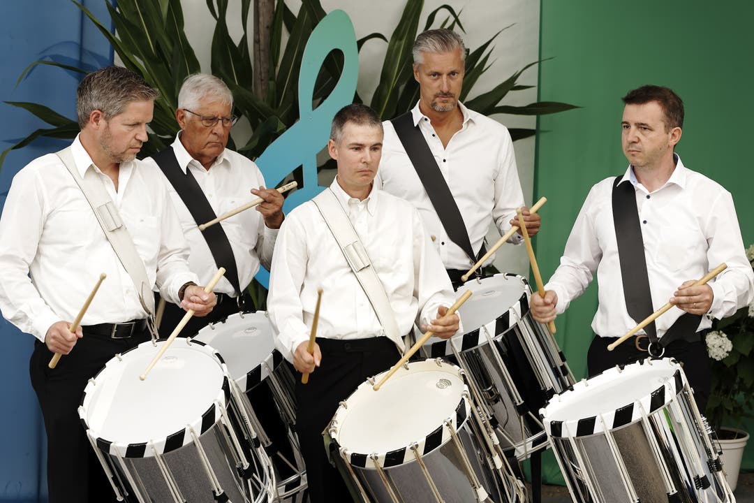 32. Aargauisches Kantonales Musikfest 32. Aargauisches Kantonales Musikfest Ohren auf! Tambourengruppe Stadtmusik Mellingen bei der Arbeit.