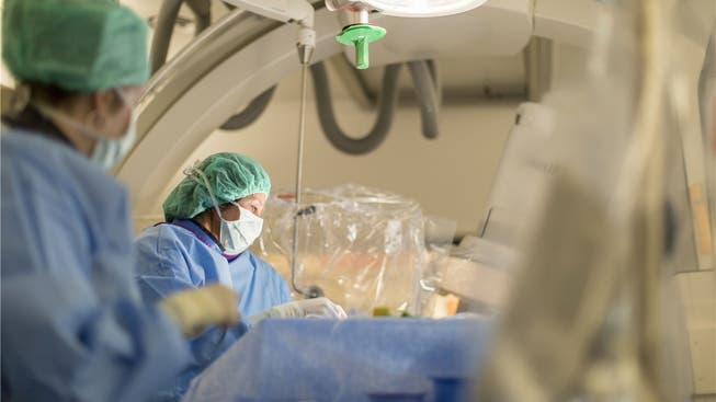 Mit einem Anteil Zusatzversicherte von 74.9 Prozent erfülle die Hirslanden Klinik Zürich das Kriterium für einen Verbleib auf der Spitalliste nicht, so die St.Galler Regierung.