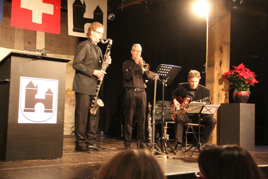Neujahrsempfang Am Neujahrsempfang im Brugger Salzhaus hatte Frau Stadtammann Barbara Horlacher ihren ersten offiziellen Auftritt. Musikalisch umrahmt wurde der Anlass von Take Four, Kammerjazz.