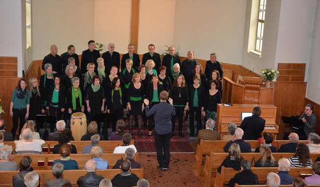 Der Chor sing2gether beim Jahreskonzert in der reformierten Kirche in Däniken.