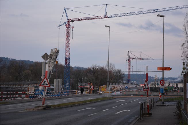 Diverse Strassenprojekte, wie die ausgebaute Schönenwerdbrücke in Dietikon, sind bereits abgeschlossen oder stehen kurz vor Abschluss. Christian Tschümperlin